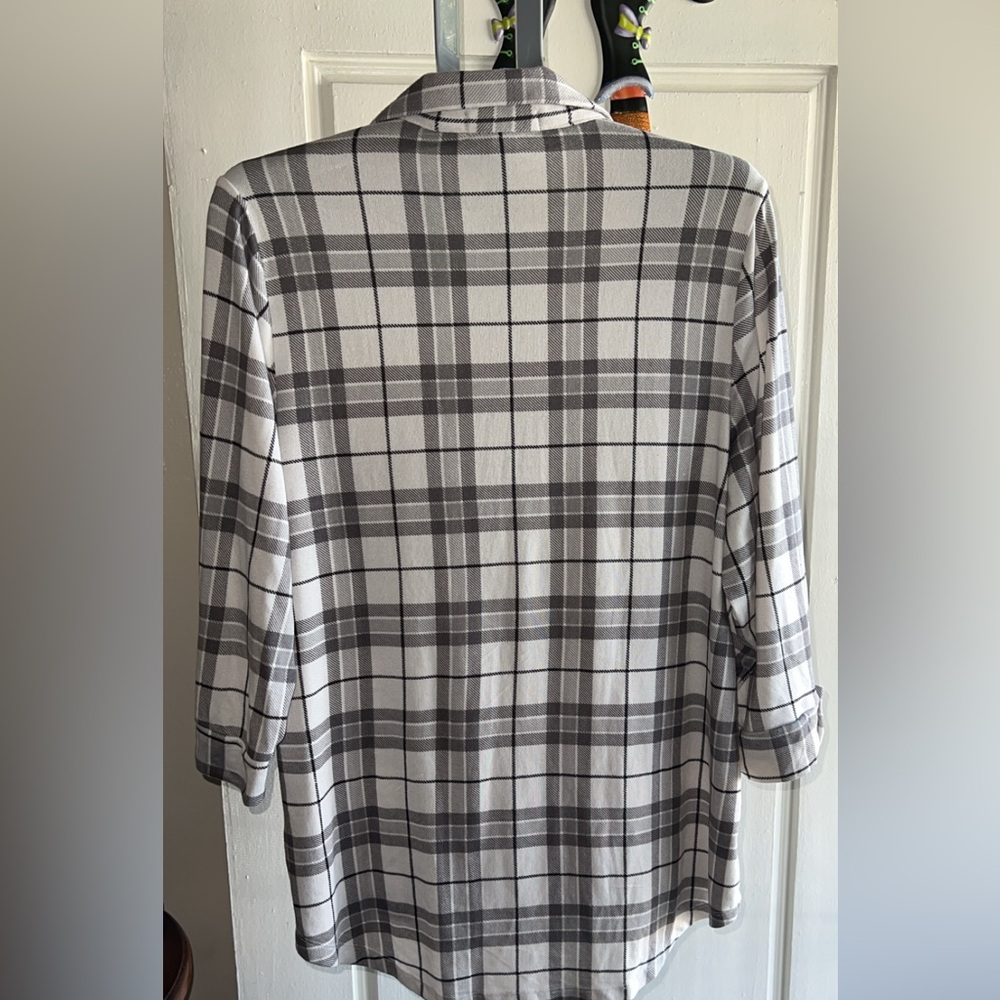 Women’s Plaid Shirt - Picture 3 of 8